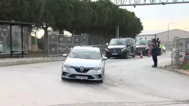 CHP Lideri Özgür Özel, İmamoğlu'nu Silivri Cezaevi'nde Karşıladı