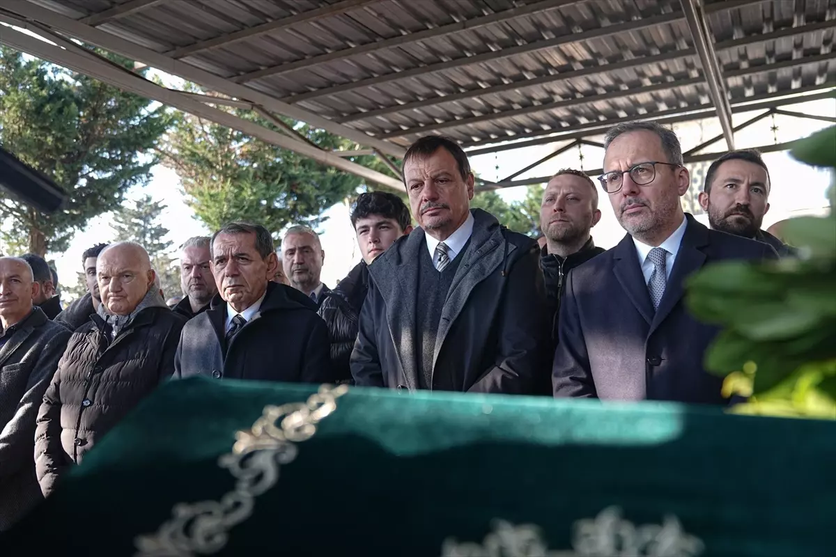 Ergin Ataman'ın Annesi Gülten Ataman, İstanbul’da Son Yolculuğuna Uğurlandı