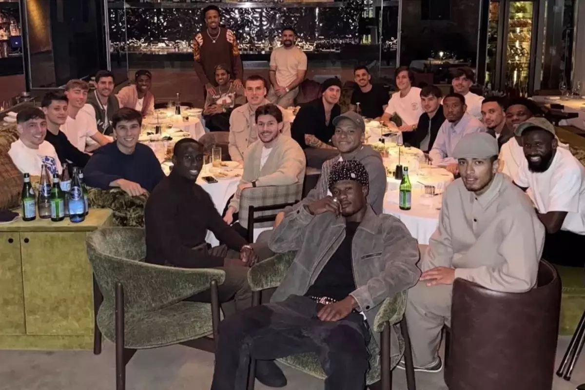 Real Madrid yıldızları akşam yemeğinde bir araya geldi: Vinicius ve Mbappé hesabı iki kişi ödeyerek kapattı