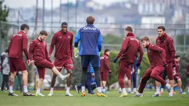 Trabzonspor antrenman sahasından taktik çalışması görüntüsü