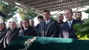 Ergin Ataman’ın annesi cenazeden bir kare