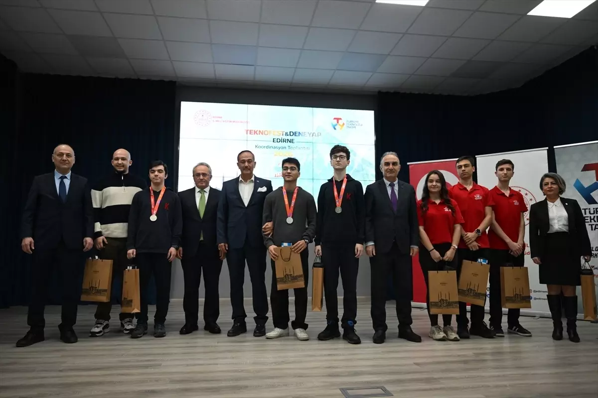 Edirne'de TEKNOFEST Tanıtım Etkinliği Öğrencileri Destekleme Çağrısı Yaptı