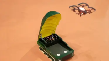 Dronlu robotun çalışma anı