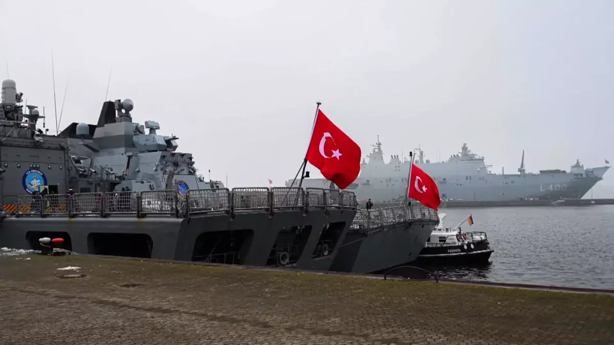 TCG Anadolu ve Gemi Filosu Almanya’nın Kiel Limanı’nda