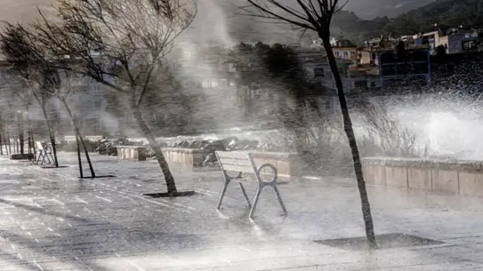 Nils Fırtınası sonrası hasar görmüş altyapı