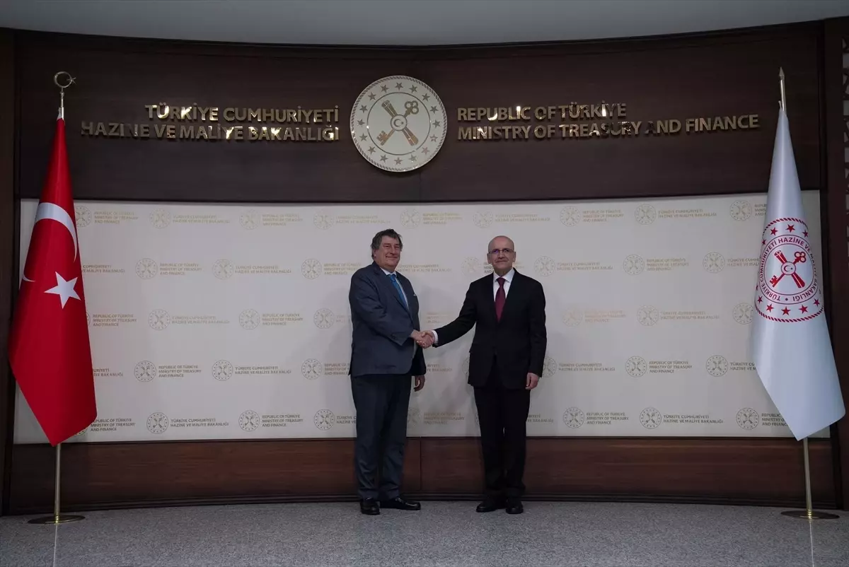 Şimşek, AKKB Başkanı Monticelli ile Türkiye'nin Yatırım Projelerini Görüştü