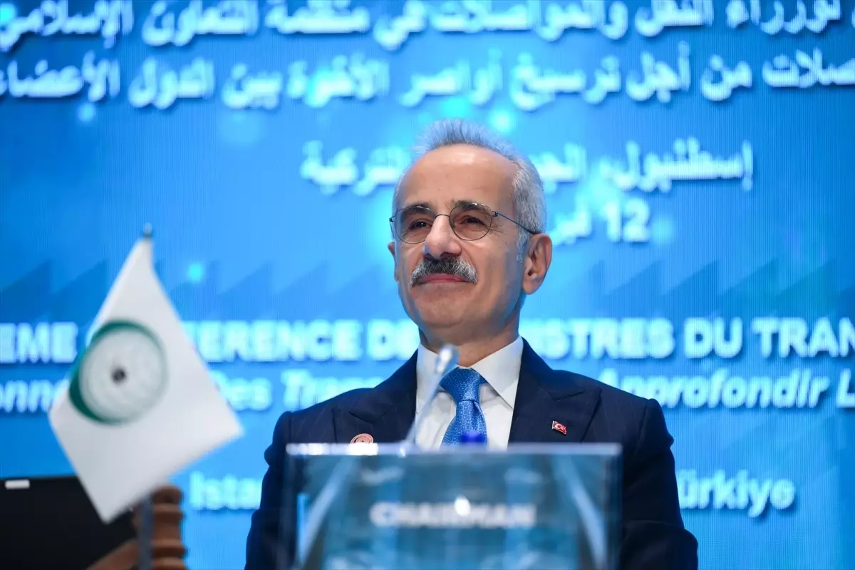 Ulaştırma ve Altyapı Bakanı Uraloğlu, İİT Konferansında Lojistik İşbirliğinin Önemi Üzerine Konuştu