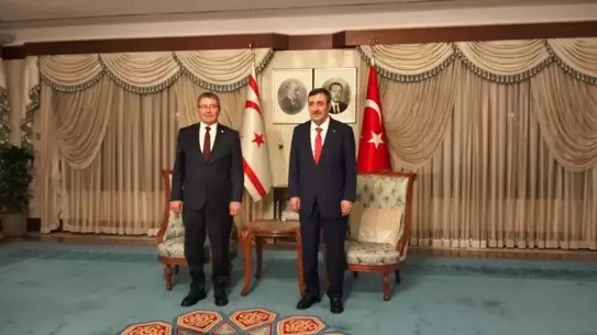 Ekonomik işbirliği protokolü imzalanırken