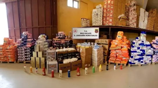 Muş'ta Jandarma, Sahte Temizlik Ürünleri ve Bandrolsüz Sigara Operasyonu Gerçekleştirdi