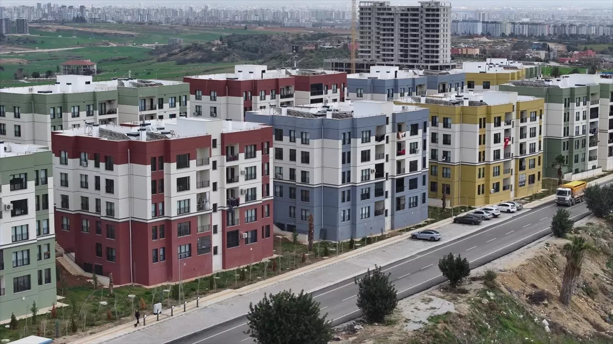 Adana ve Hatay’da Yeni Afet Konutları, Depremzedelerin Ödeme Planını Memnuniyetle Karşılıyor