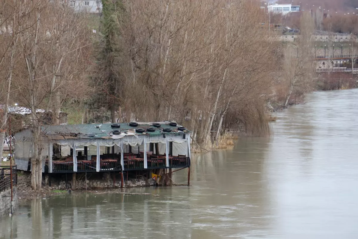Dicle Nehri’nde Seviyeler Yükseldi: Kontrol Altında Su Tahliyesi Sonrası Uyarılar