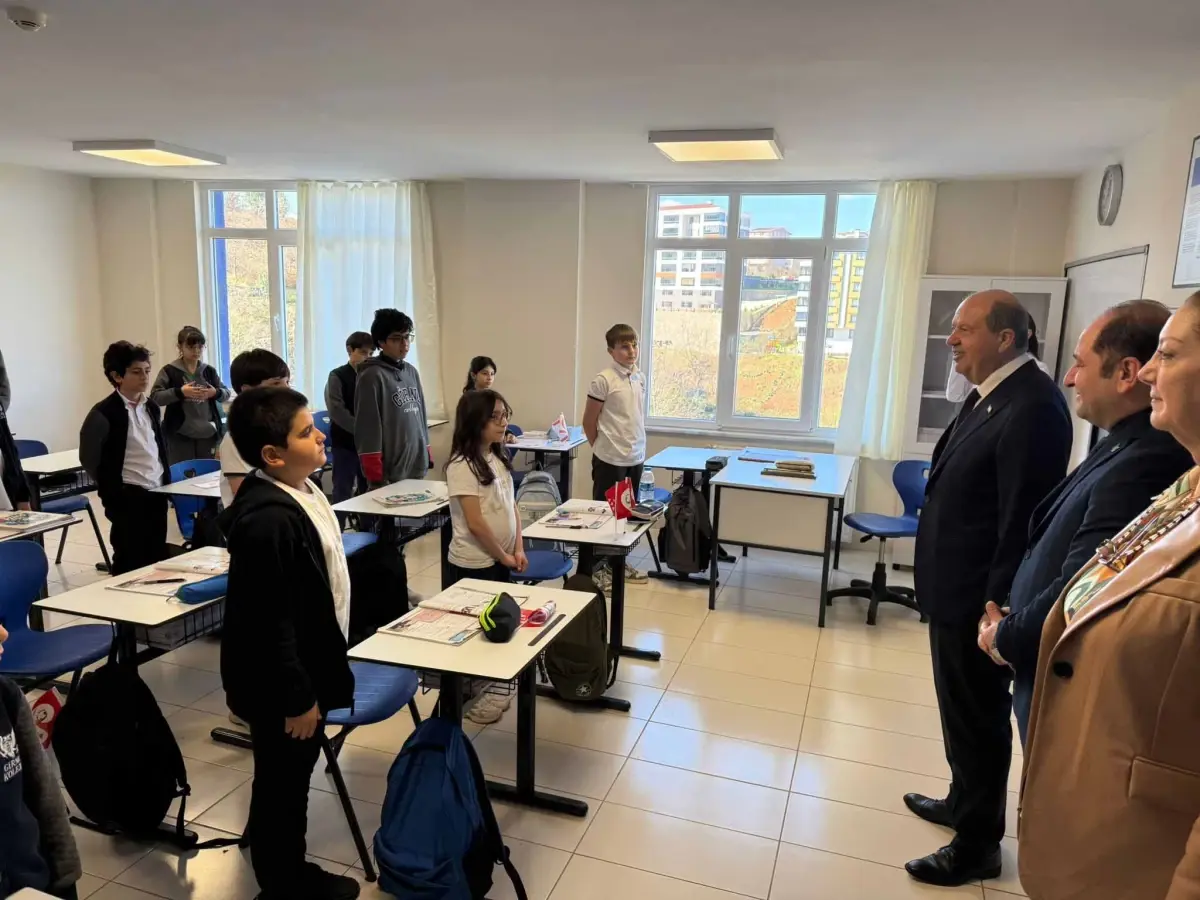 Ersin Tatar, Girne Koleji'nde Dil Eğitimine Dikkat Çekti