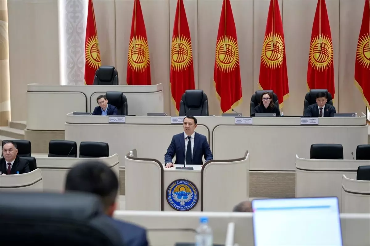 Kırgızistan’da Meclis Başkanı Nurlanbek Turgunbek uulu Görevden Ayrıldı, Marlen Mamataliyev Yeni Lider Seçildi
