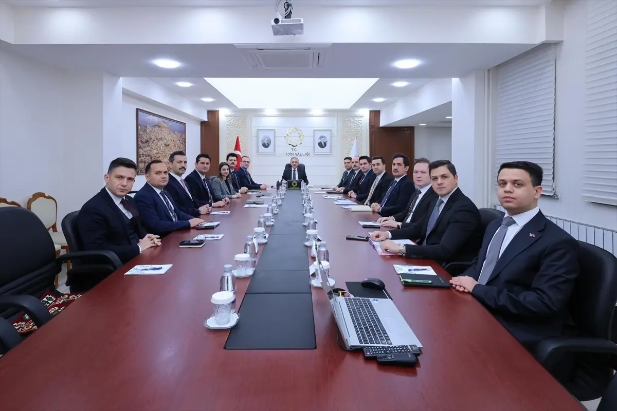 Mardin Valiliği'nden Güvenlik ve Kamu Yatırımları Üzerine Kapsamlı Toplantı