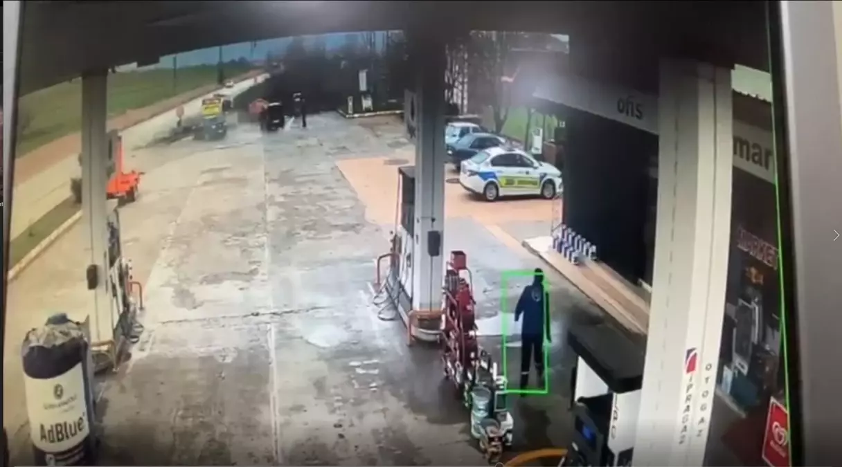 Tokat'ta Minibüs ve Otomobil Çarpışması: 6 Öğrenci Yaralandı