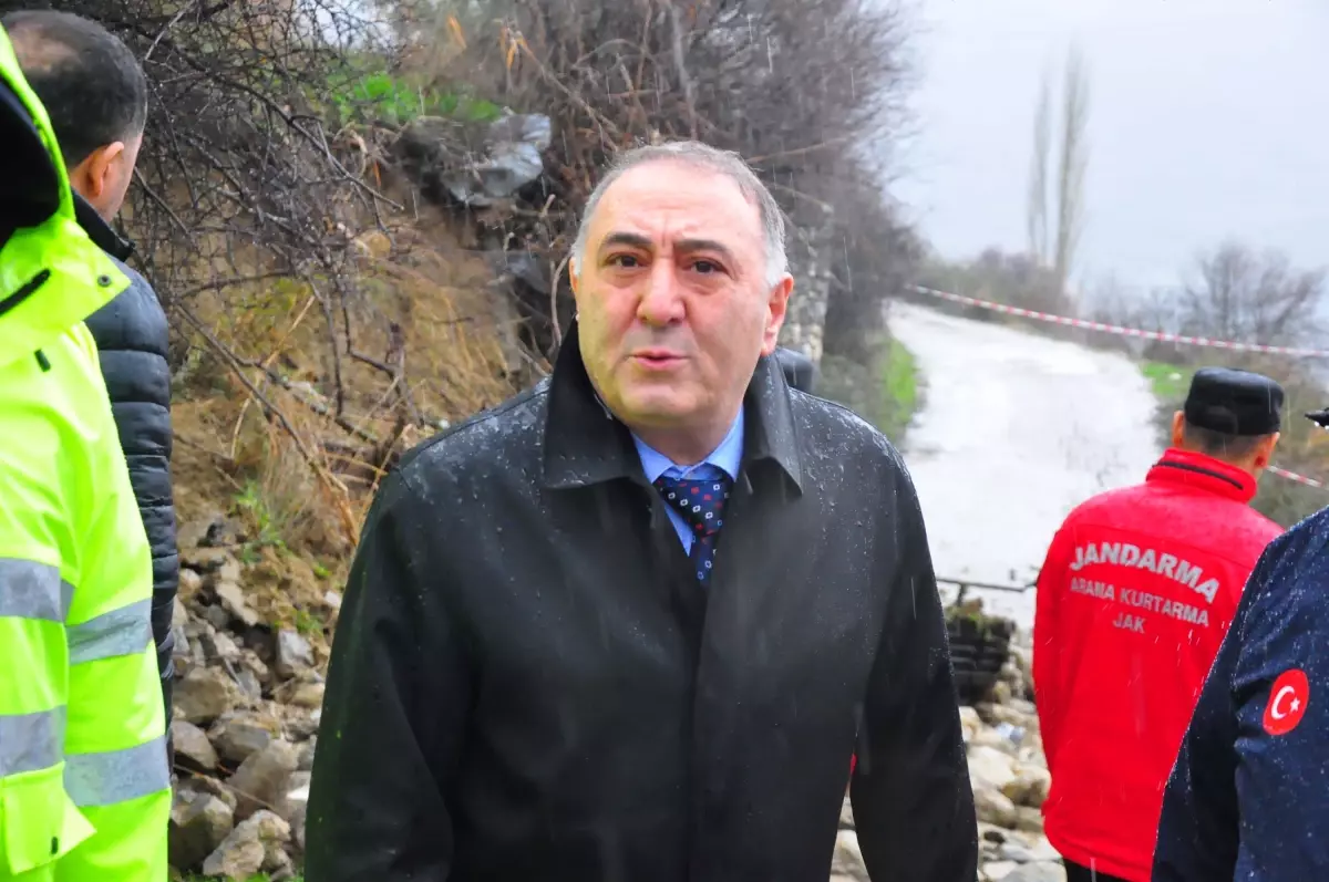 Köy Yolunda Çöken Duvar Altında Kalan Avcı Hayatını Kaybetti