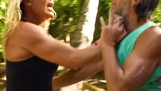 Serenay'ın hastane ziyareti