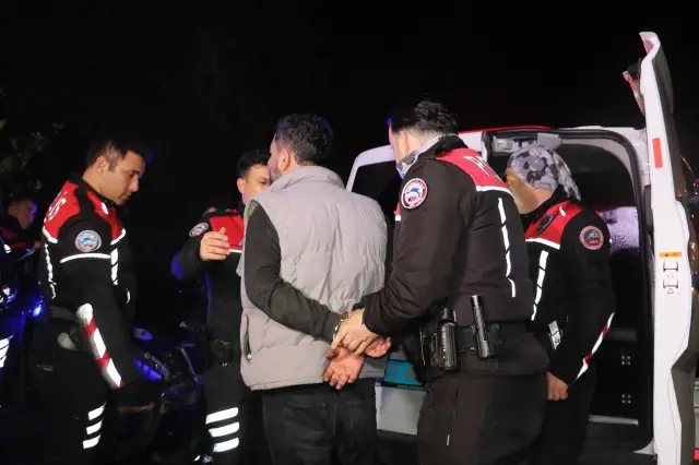 Olay yerinde toplanan kalabalık