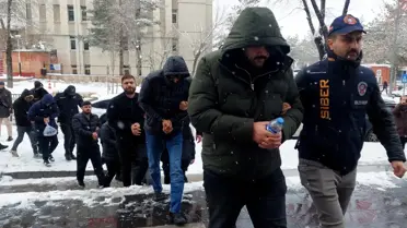 Siber suç operasyonu sırasında ele geçirilen bilgisayar ekipmanları