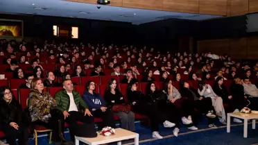 Etkinlikte gençlerle etkileşim