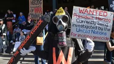 Herzog'un Melbourne Ziyareti Protestolarla Karşılaştı