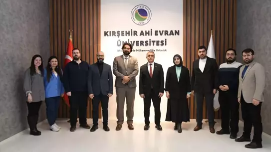 Ahilik Sempozyumu bildirileri kitabının iç sayfalarından bir görüntü