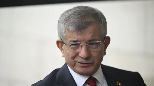 Davutoğlu sahnede