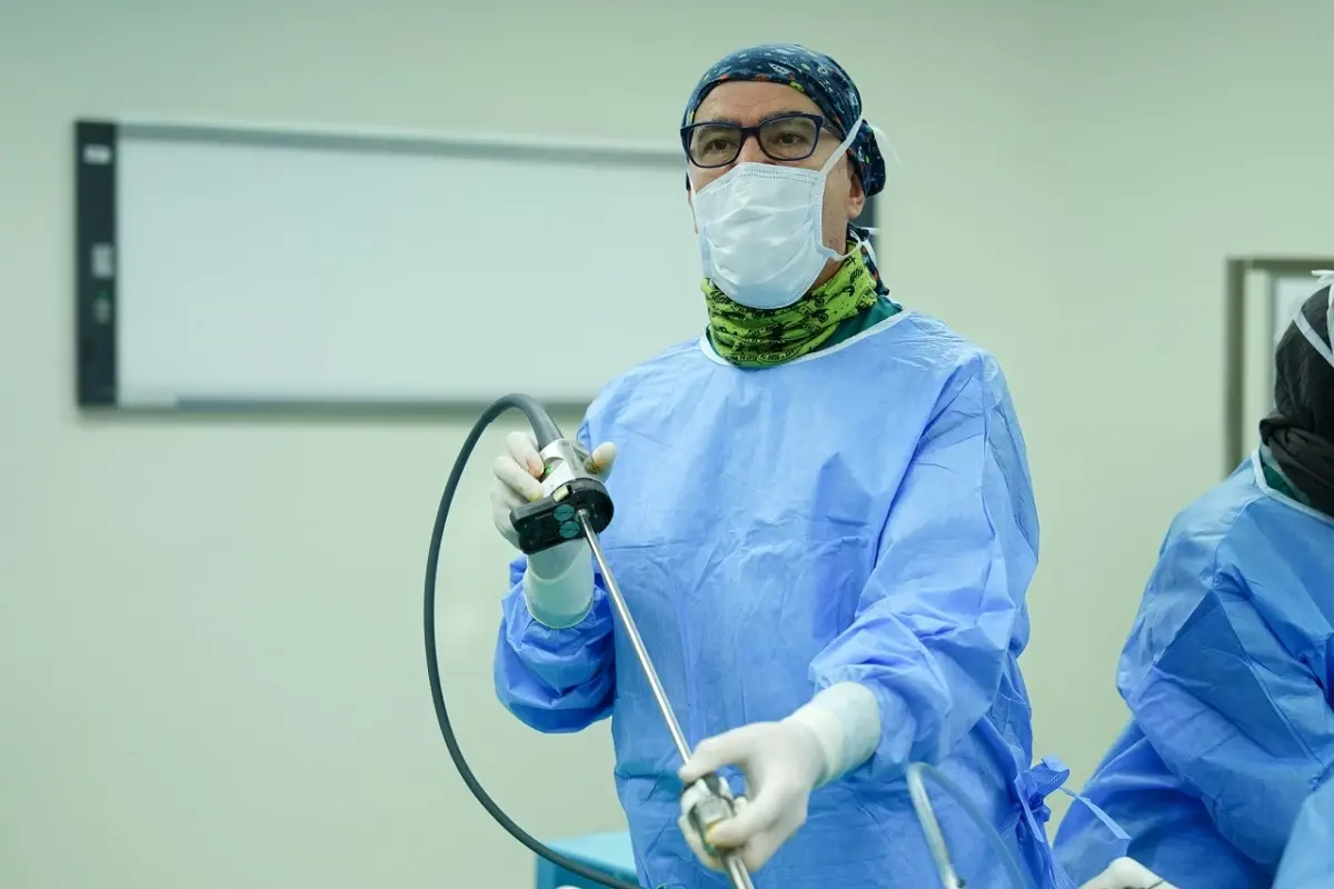 Robotik Cerrahiyle Fıtık Tedavisinde Devrim: Daha Hızlı İyileşme ve Güvenli Sonuçlar