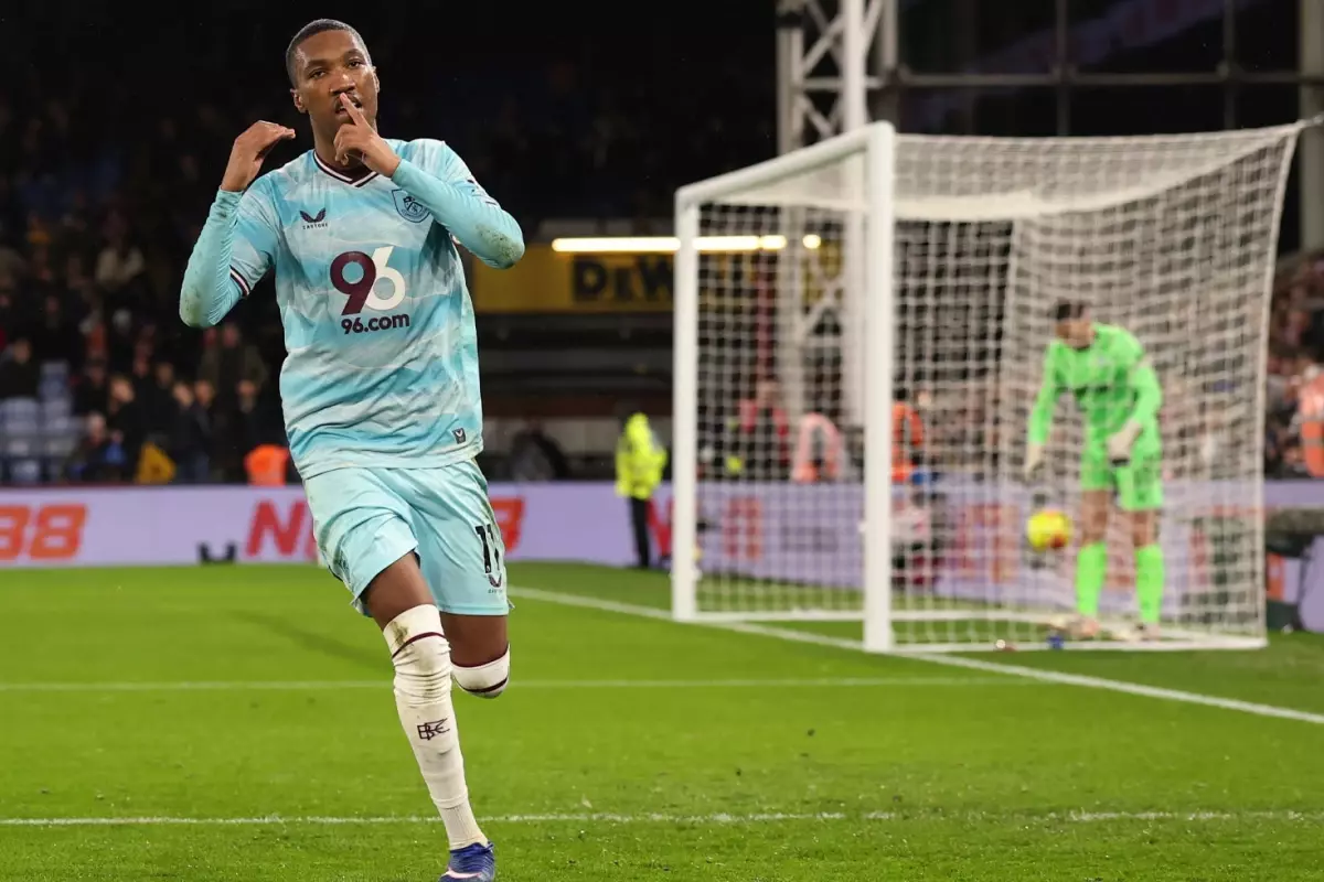 Burnley, Crystal Palace'ı 3-2 Yenerek 16 Maçlık Galibiyet Susuzluğunu Kırdı