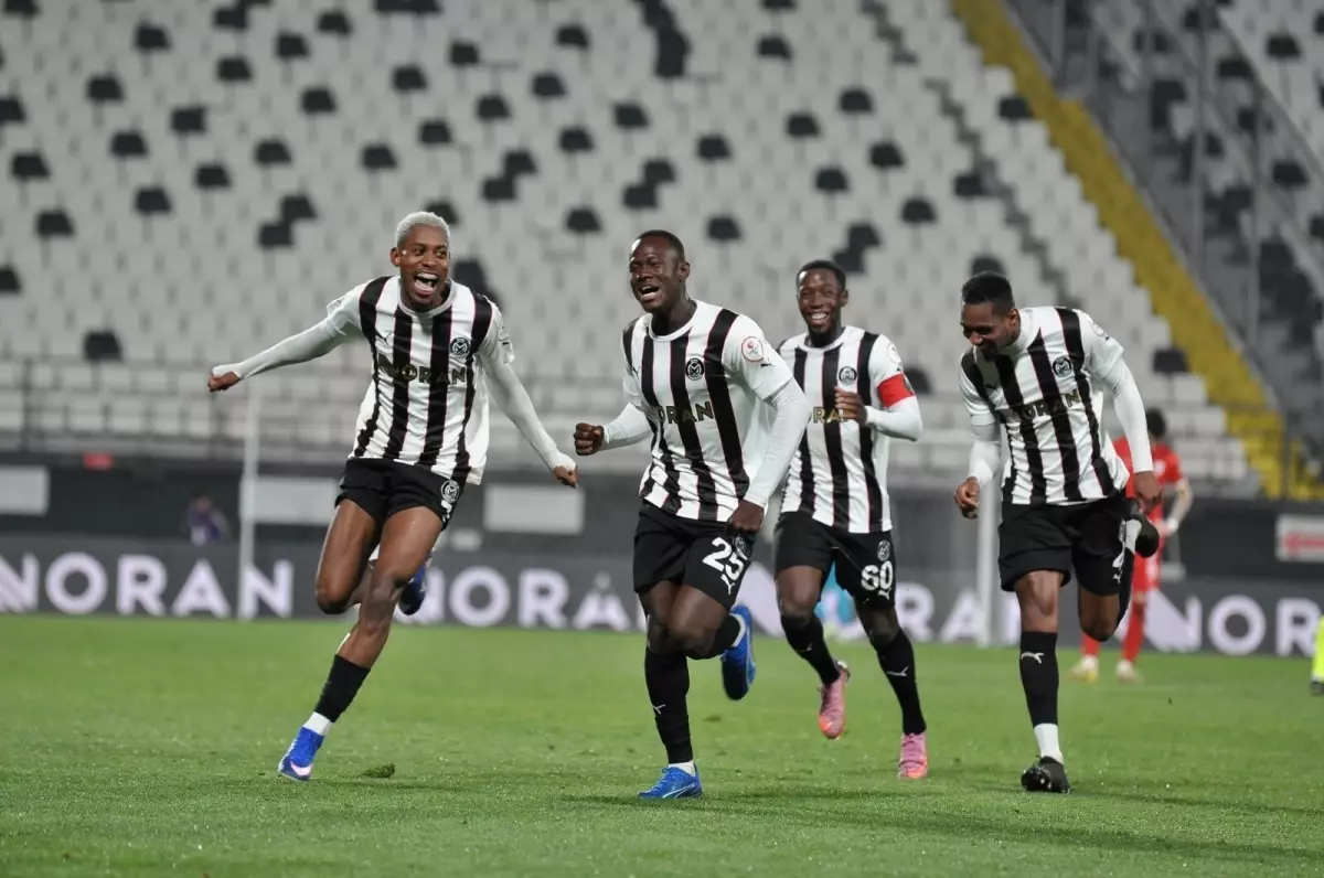 Manisa FK, Esenler Erokspor’u Konuk Ediyor: 9 Maçlık Galibiyet Serisi Devam Ediyor