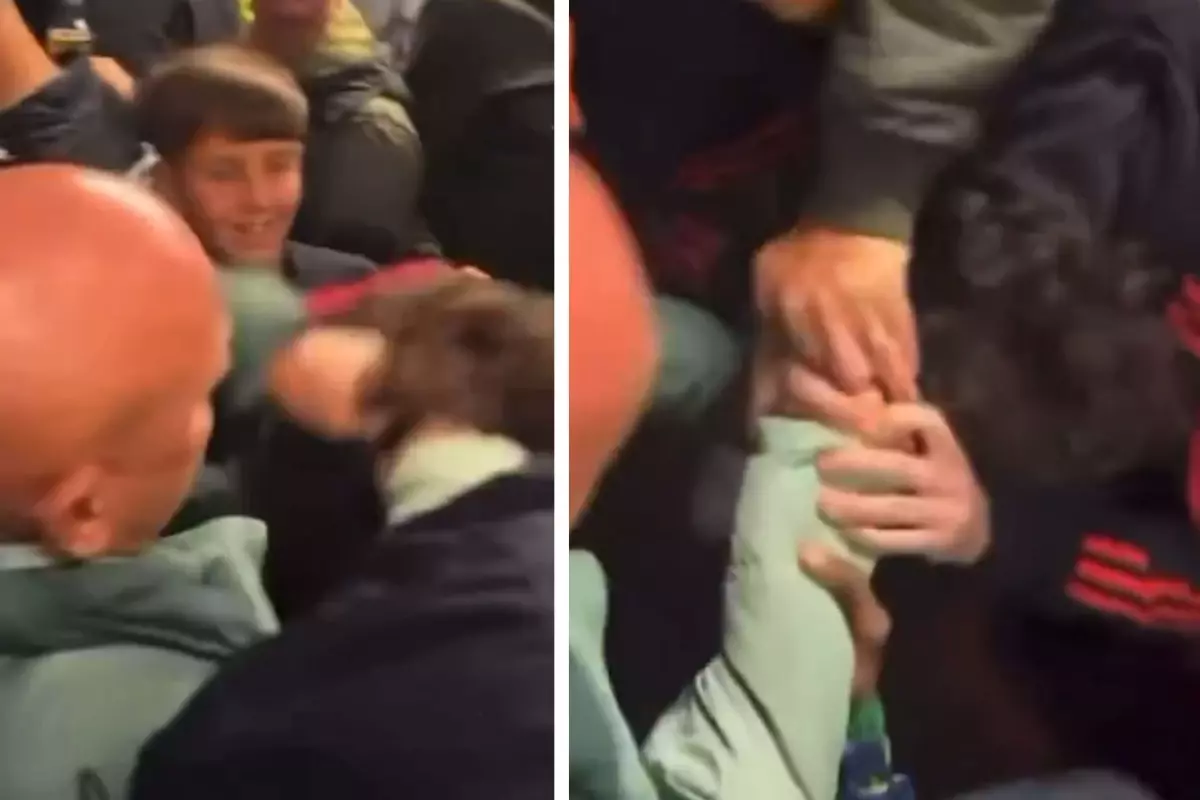 Manchester United taraftarının saç kesme tehdidi sahada şiddetli anlara yol açtı