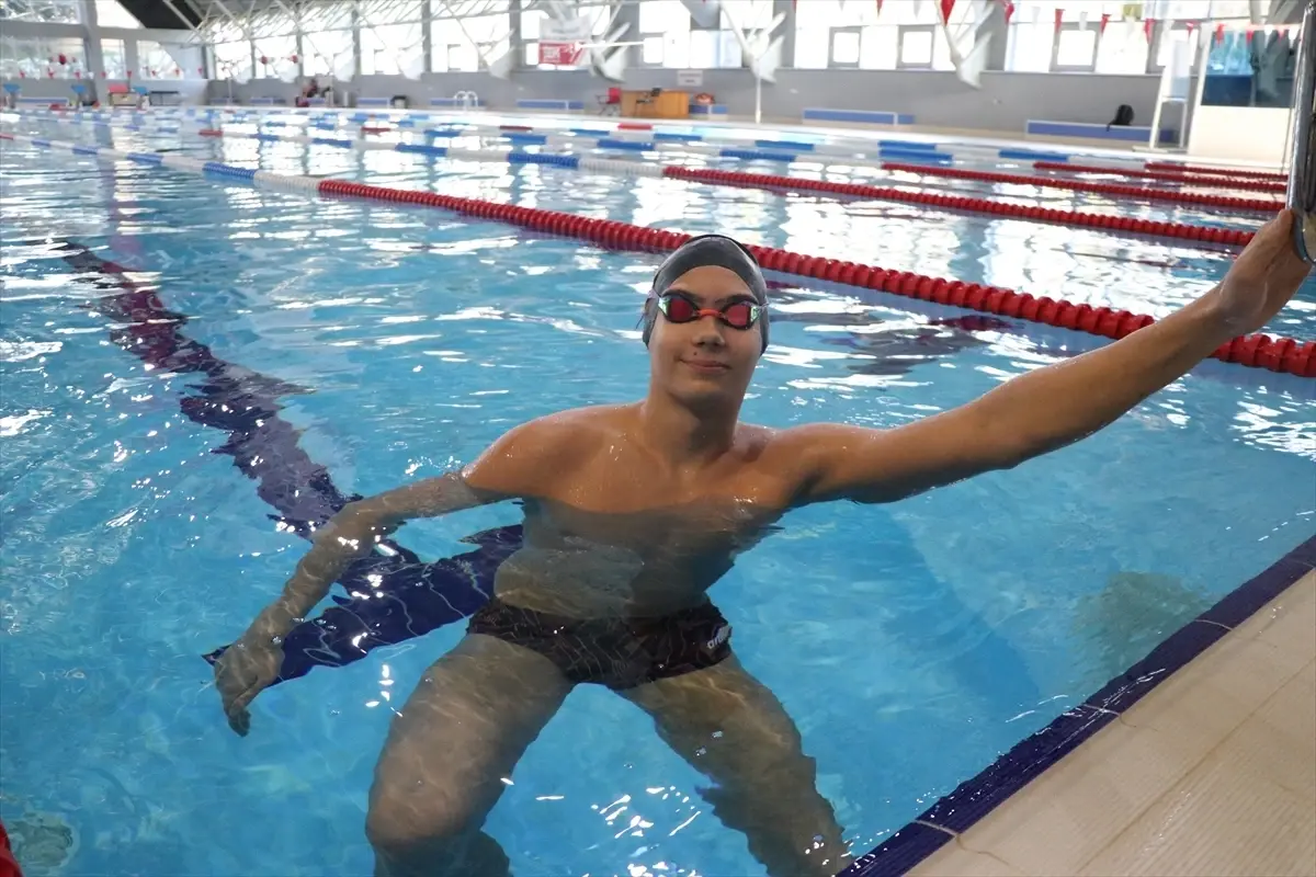 Genç Yüzücü Eymen İbolar, 89 Madalya ile Türkiye'nin Parlayan Yıldızı