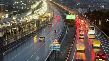 Yoğun yağışta trafik sıkışıklığı