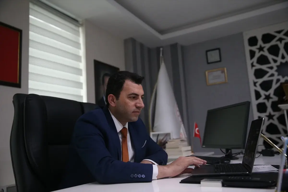 Niğde İl Müdürü Kesler, 'Yılın Kareleri' Oylamasında Oy Kullandı