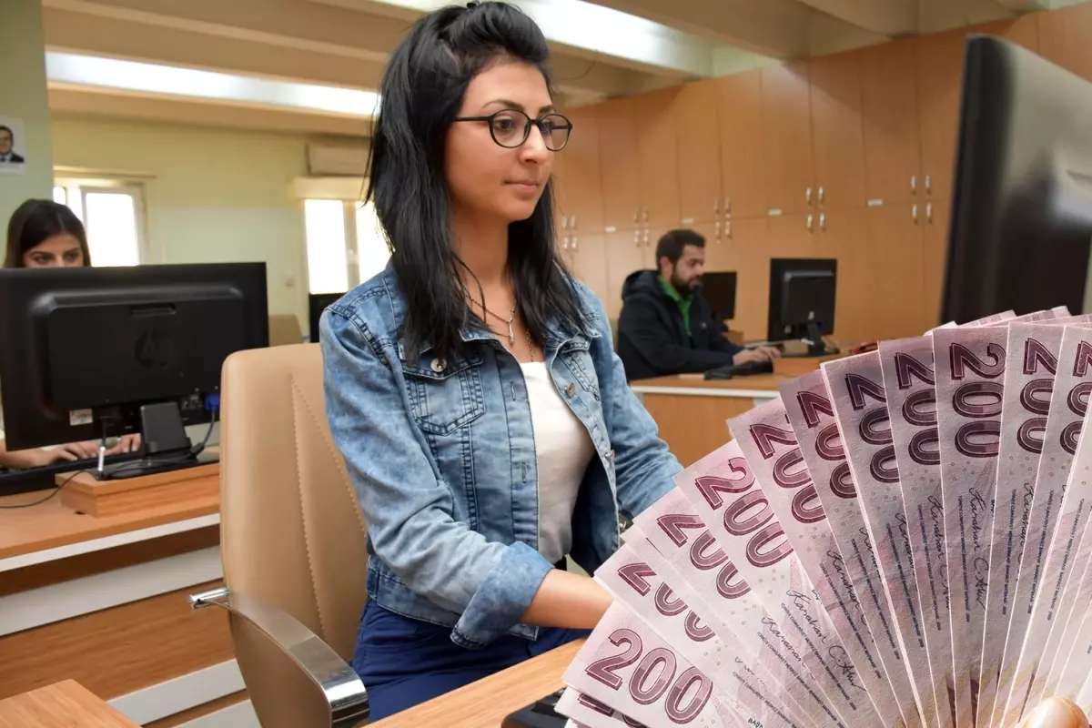 Memurlara Yıllık İkramiye Teklifi Meclise Sunuldu