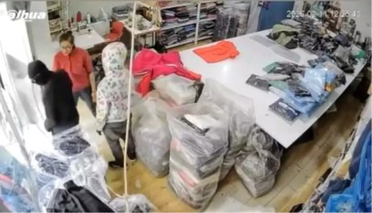 Tekirdağ’da Maskeli Şahıslar Esnaftan Para Talep Etti, Tokatla Geri Çekildi