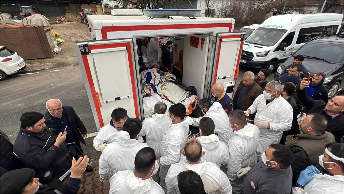 300 Kiloya Ulaşan Engin Akbadal, Özel Obez Ambulansla Ankara'ya Sevk Edildi