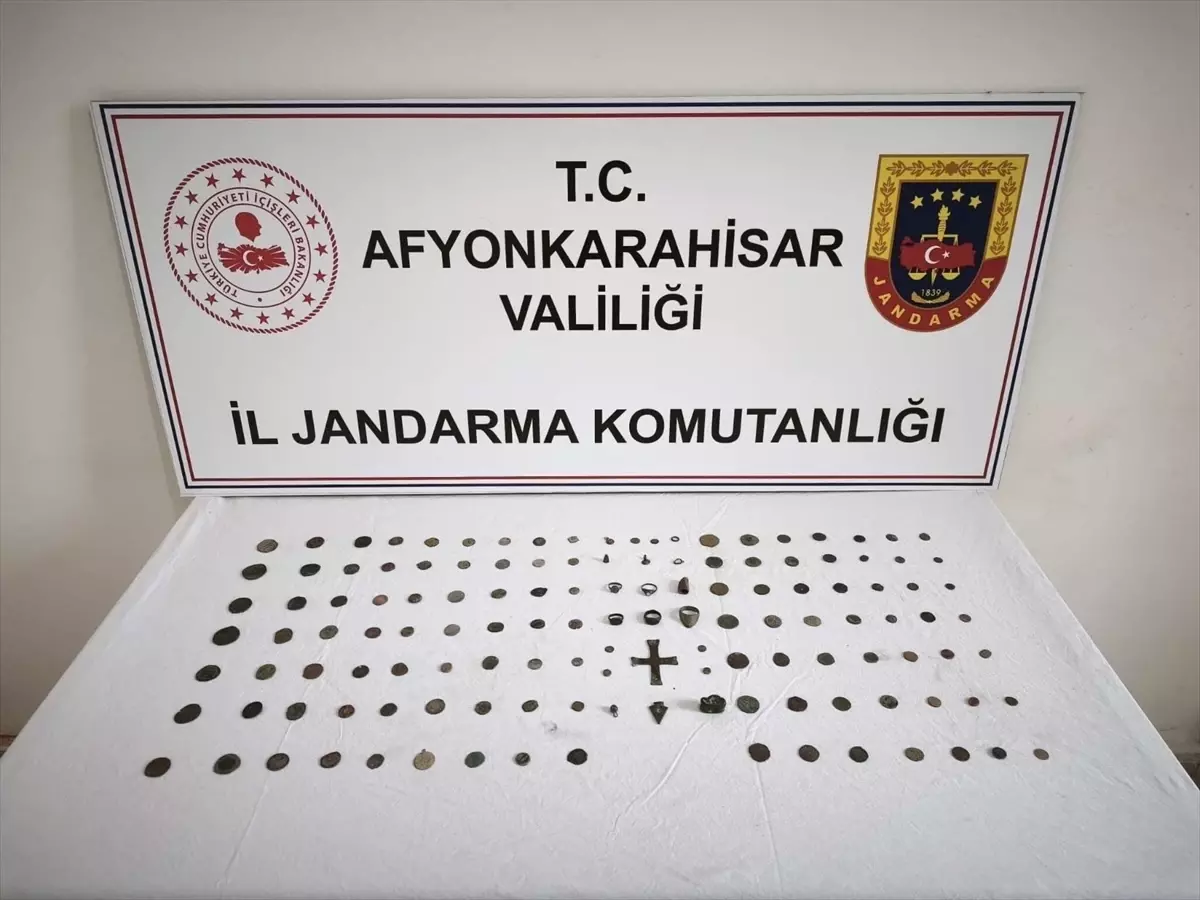 Afyonkarahisar’da 133 Tarihi Sikke ve Obje Ele Geçirildi, Şüpheli Tutuklandı