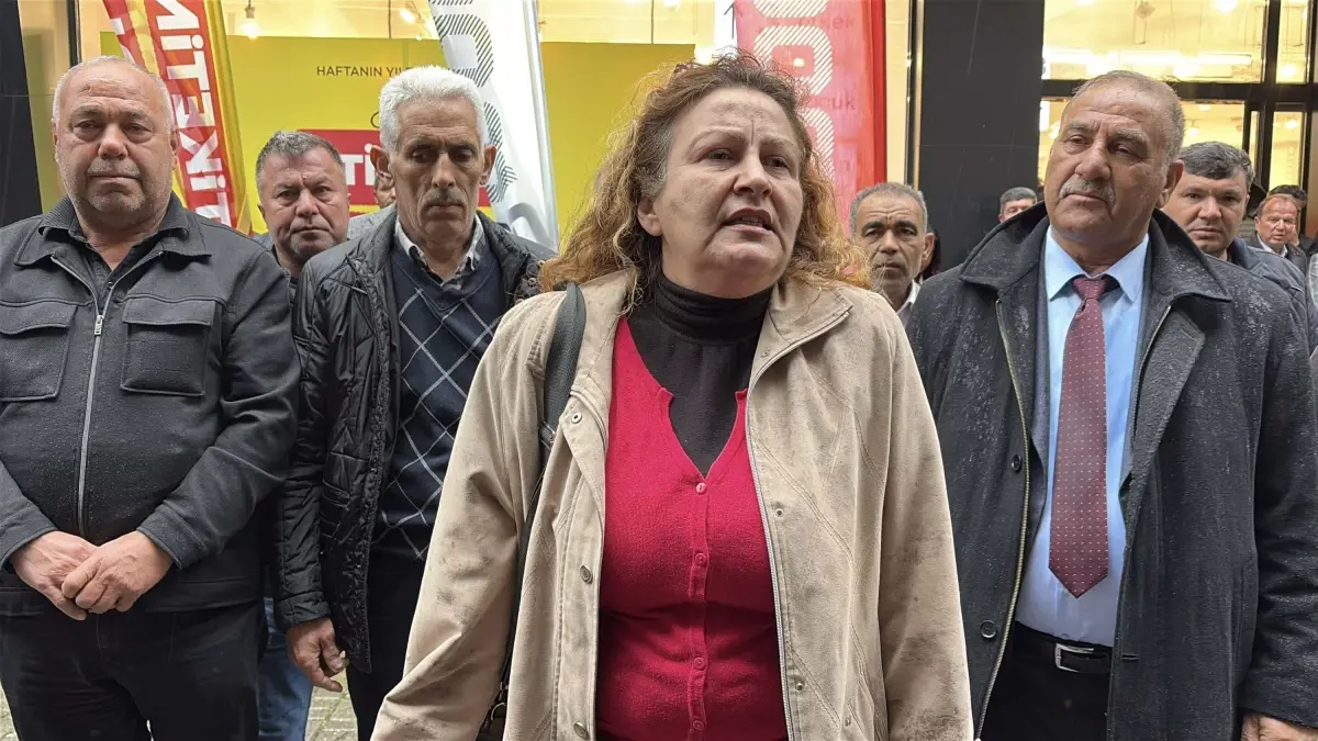 Aydın’da 36 Muhtar, Kredi Reddi Kararına Karşı Çelenk Bıraktı