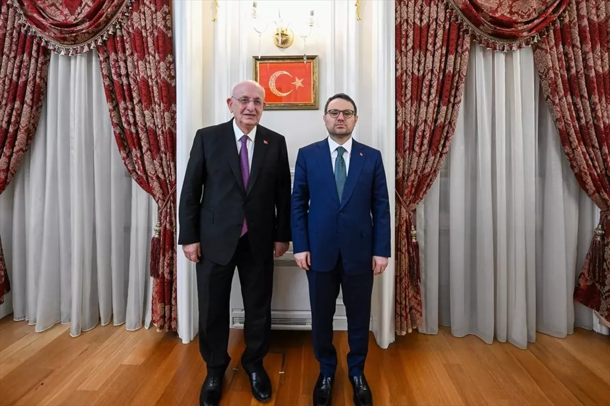 Adalet Bakanı Gürlek, Emekli TBMM Başkanı İsmail Kahraman'ı Bakanlıkta Karşıladı