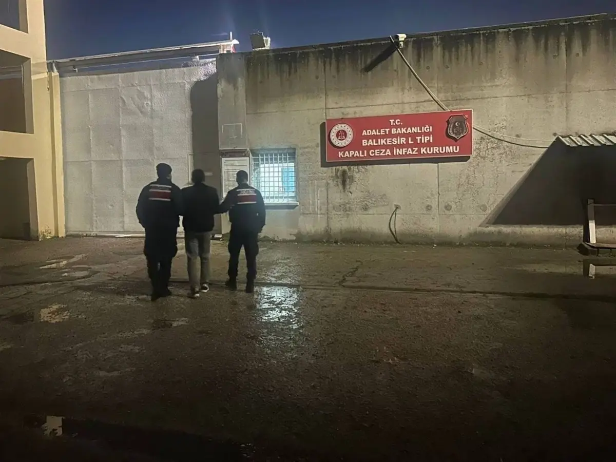 Balıkesir'in Bigadiç İlçesinde 20 Yıl 8 Ay Hükümlü Firar Eden Mahkum Yakalandı