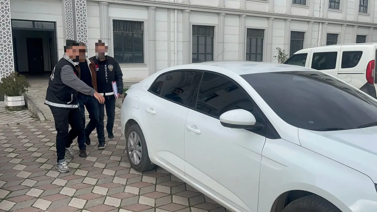 İzmit’te Çay Ocağına Pompalı Tüfek Saldırısı: Şüpheli Yakalandı ve İki Yaralı