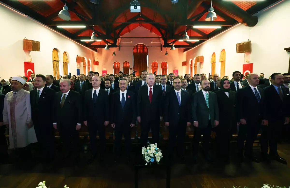 Erdoğan, Boğaziçi Üniversitesi Yeni Yurtların Açılışında Genç Öğrencilere Moral Verdi