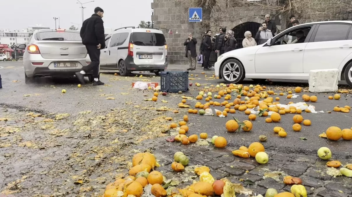 Diyarbakır’da Seyyar Satıcılar Zabıta Kararı Sonrası Sokaklarda Protesto Düzenledi