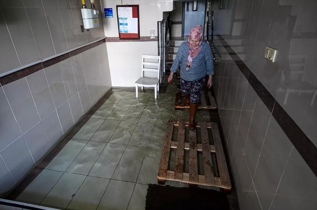 İzmir’de sağnak yağışın etkilediği bölgeler