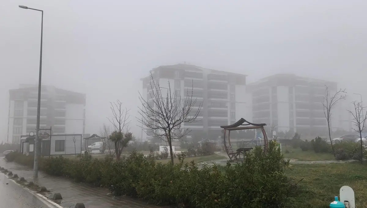 Keşan’da Sabah Sisinin Şiddeti Trafiği ve Görüşü Etkiledi