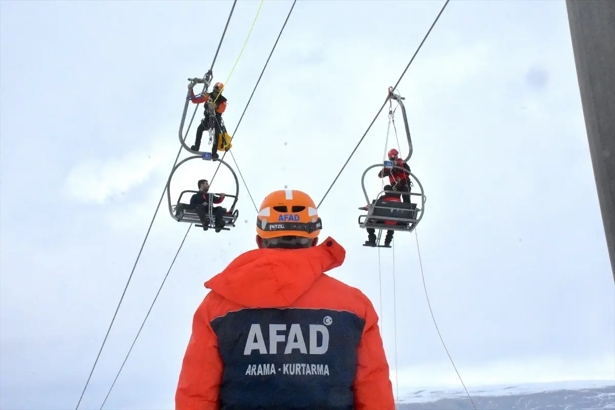 Van'da Çığ Tatbikatı Gerçekleştirildi