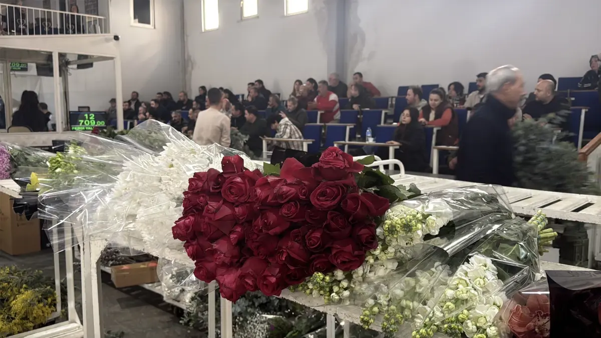 Yalova’da Sevgililer Günü’ne Özel Çiçek Mezadı Yoğunluğu Artıyor