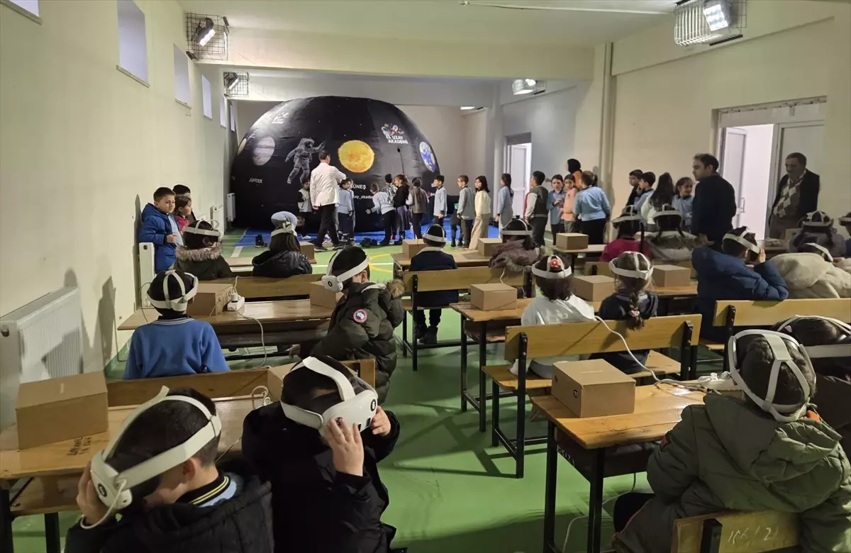 Zara’nın Uzay Temalı Etkinliği: Çadırda Keşif ve VR Deneyimi