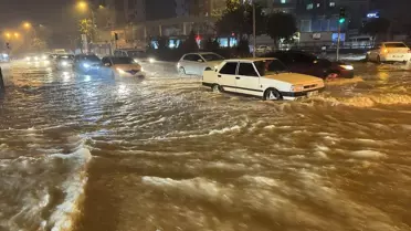 Adana’da sağanak yağış sonrası su birikintileri